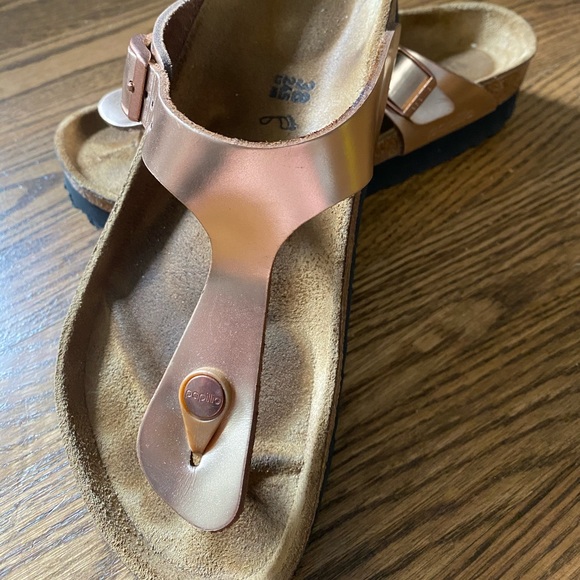 birkenstock gizeh rose gold